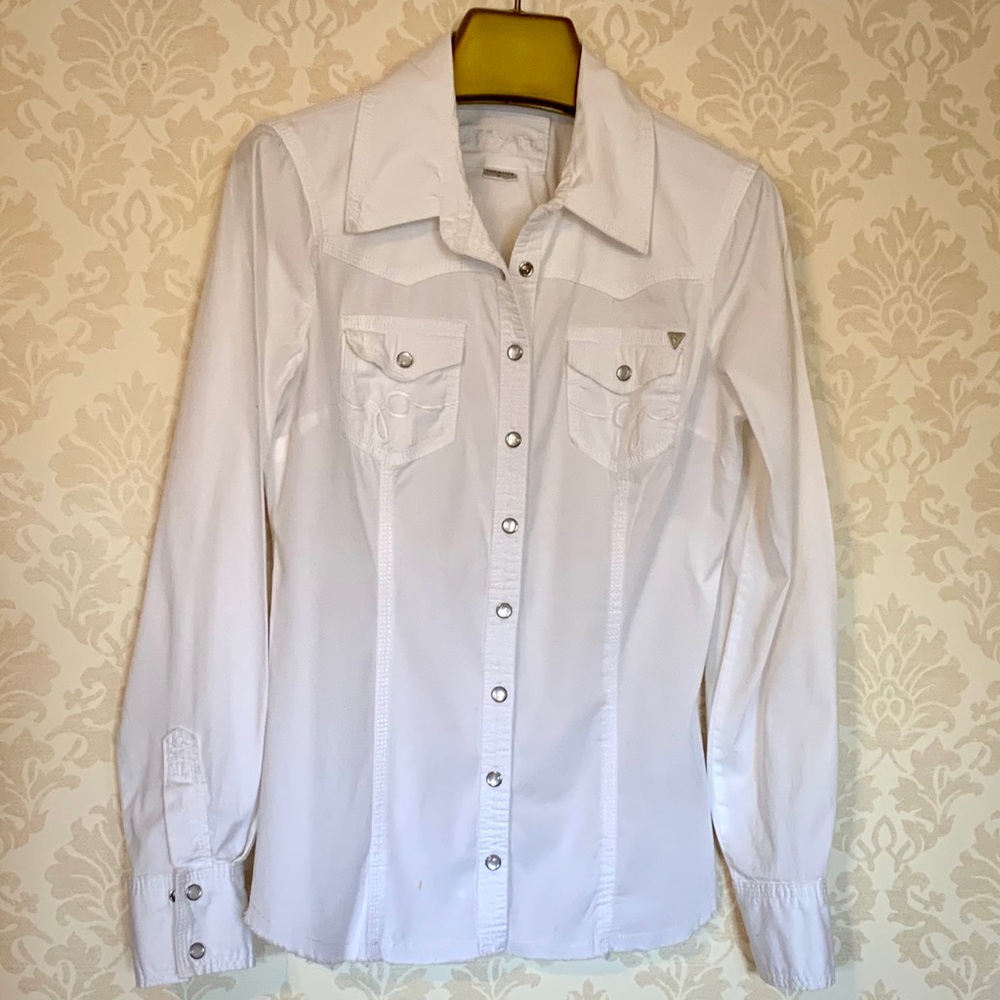 GUESS white cowboy-inspired snap button shirt